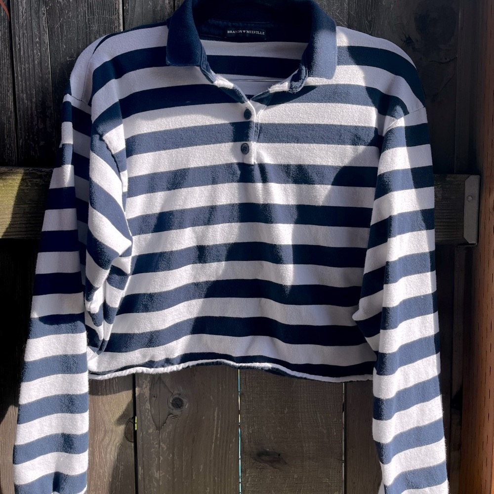 Brnady Melville sweatshirt